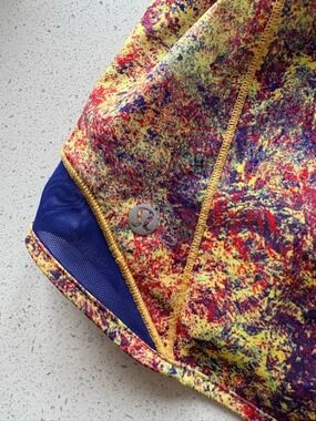 Lululemon SeaWheeze 2019 Hotty Hot Shorts in a limited edition print